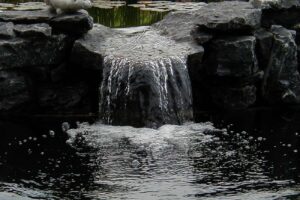 Waterbeheer. zuurstof met een waterval