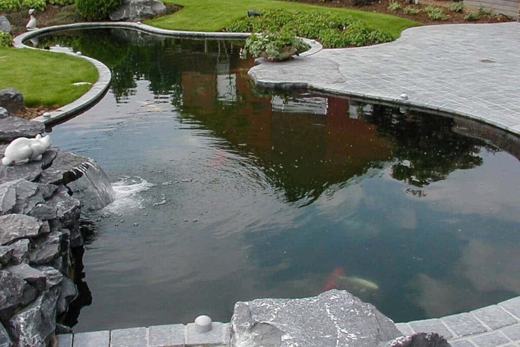 vijverrand-beklinkerd-terras